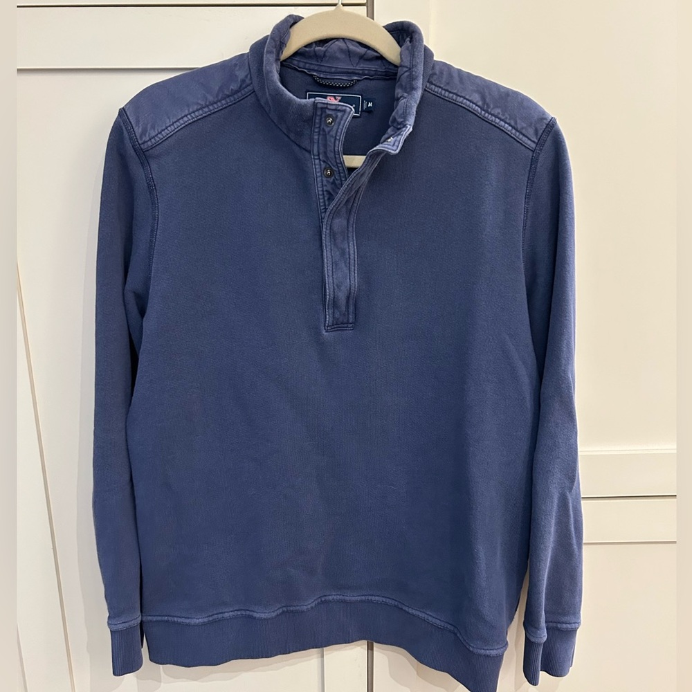 Men’s Vineyard Vines sz medium distressed navy pullover sweatshirt